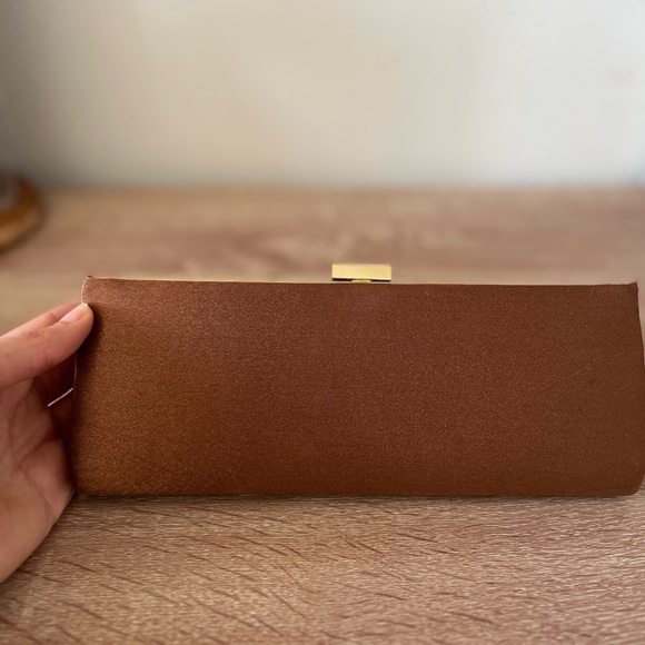 Sondra Roberts Sophisticated Crochet Jewel Beaded Rich Bronze Evening Clutch - Picture 13 of 15